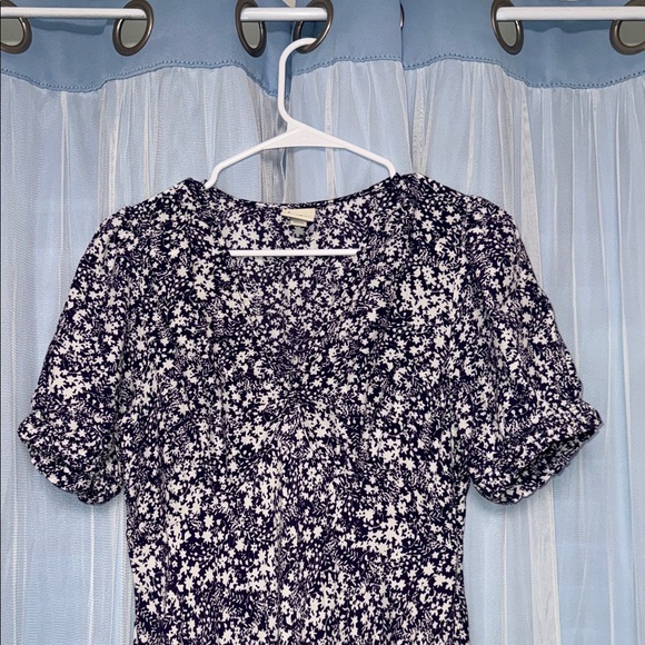 a new day Dresses & Skirts - A New Day Navy and White Floral Blouse